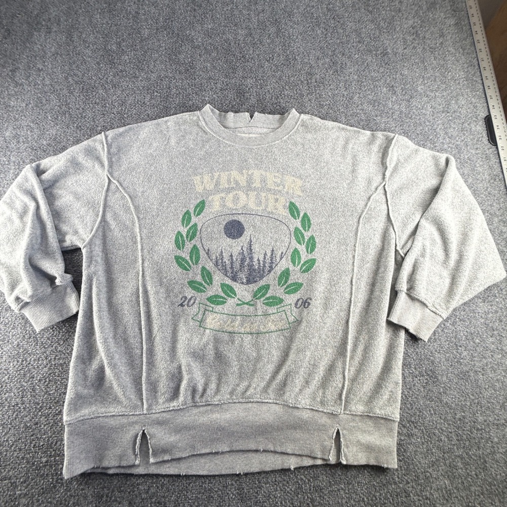 Aerie Winter Tour 2006 Gray Graphic Oversized Sweatshirt XS Distressed Seam